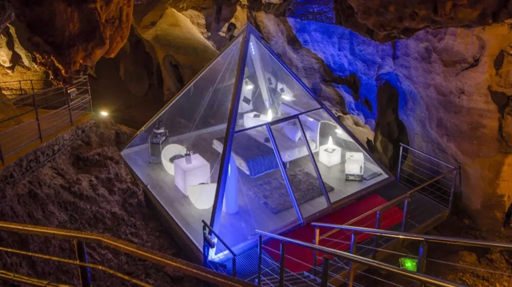 pyramide grotte de la cocalière