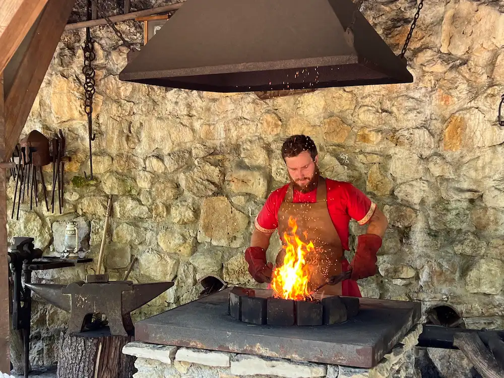forge animation parc médiéval forge animation parc medieval