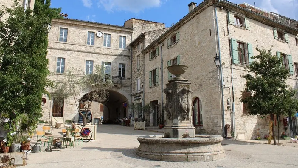 Barjac et sa brocante