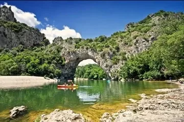 canoe sous le pont darc