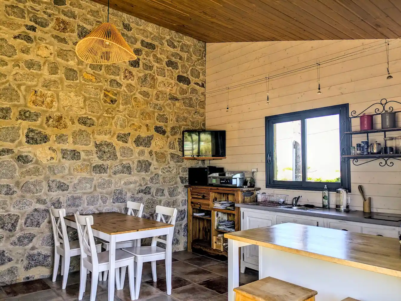 chambres d'hôtes ardèche 4 PXL 20260706 083028307.MP2